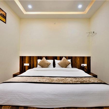 Hotel Ravi Residency بهاراتبور المظهر الخارجي الصورة