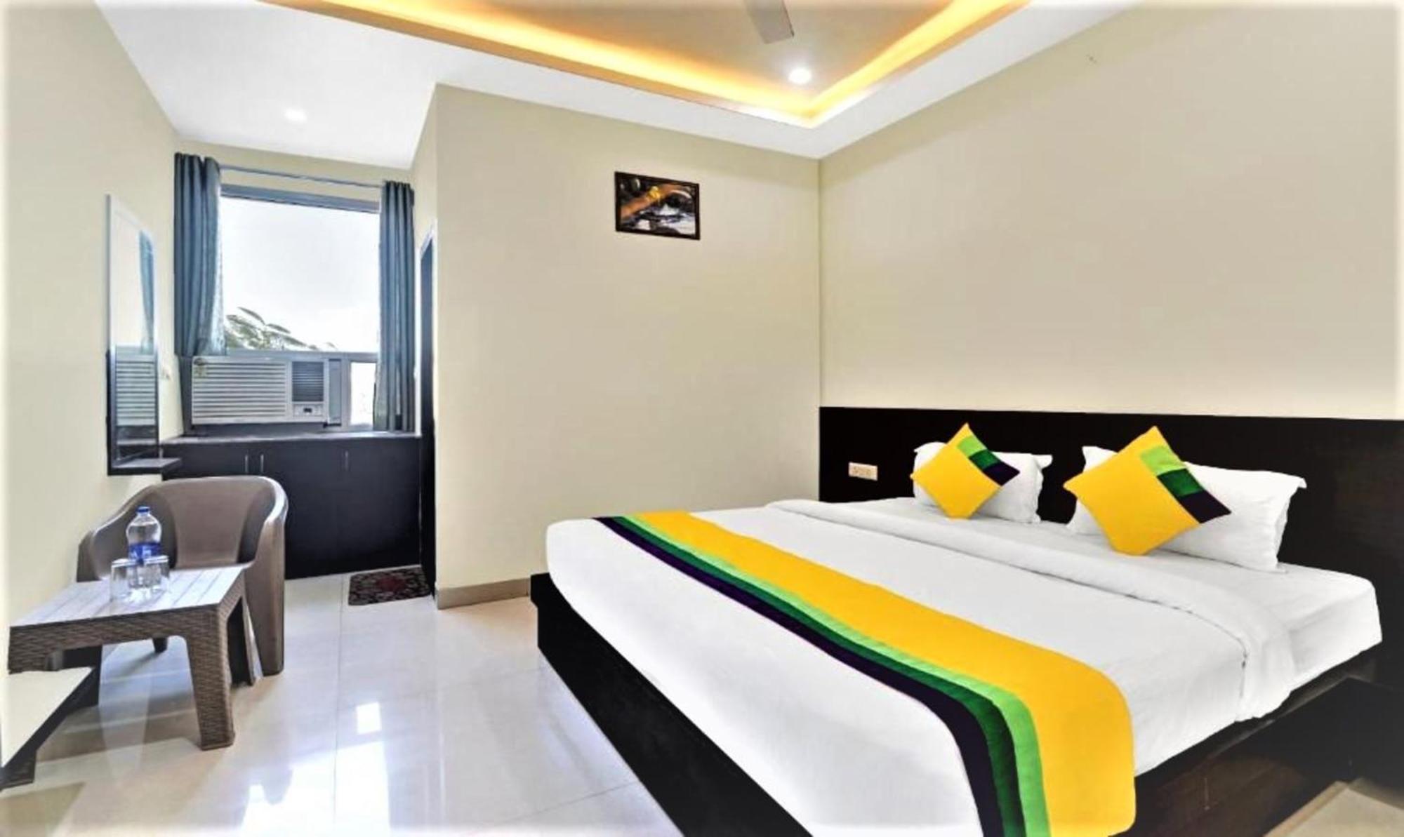 Hotel Ravi Residency بهاراتبور المظهر الخارجي الصورة