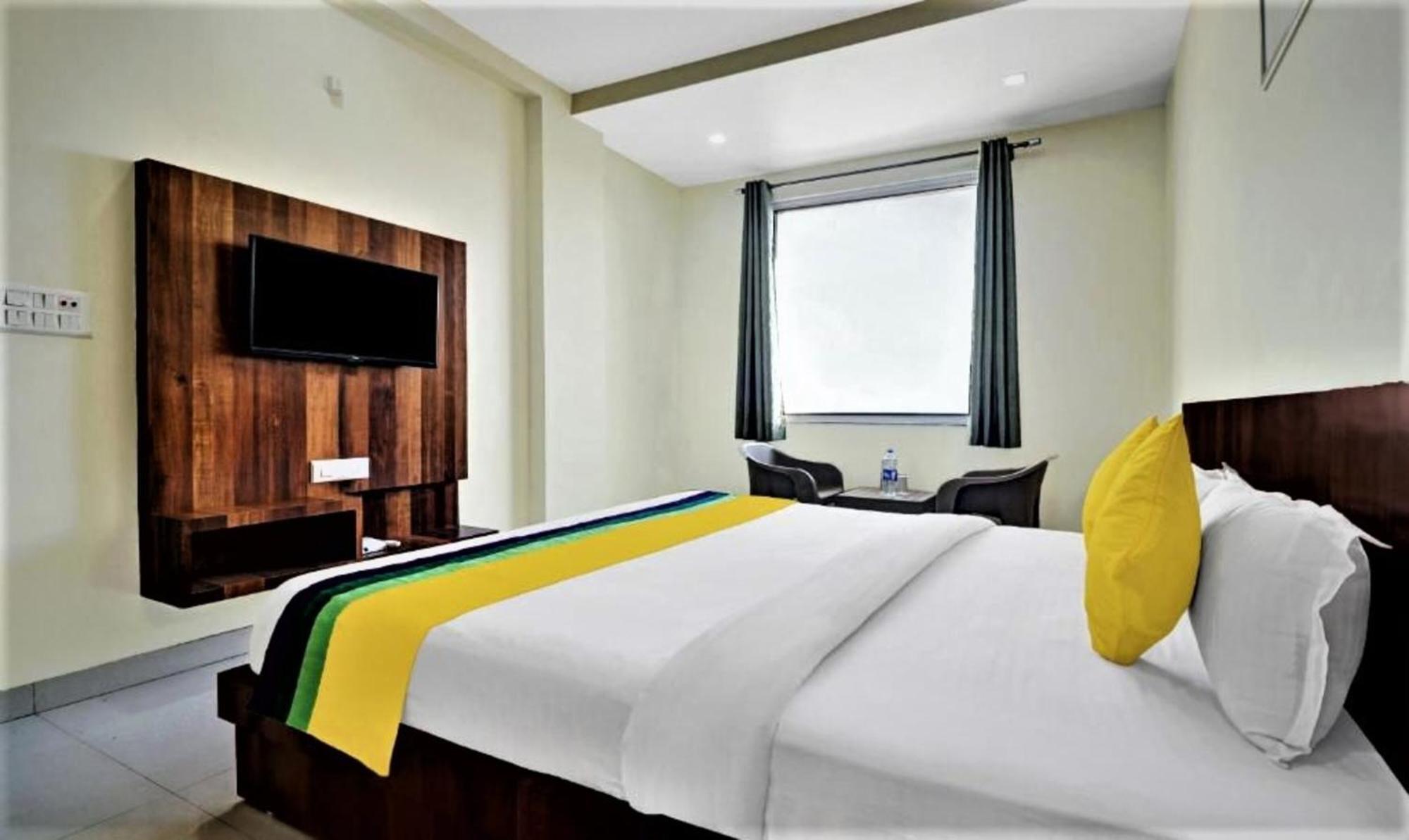Hotel Ravi Residency بهاراتبور المظهر الخارجي الصورة