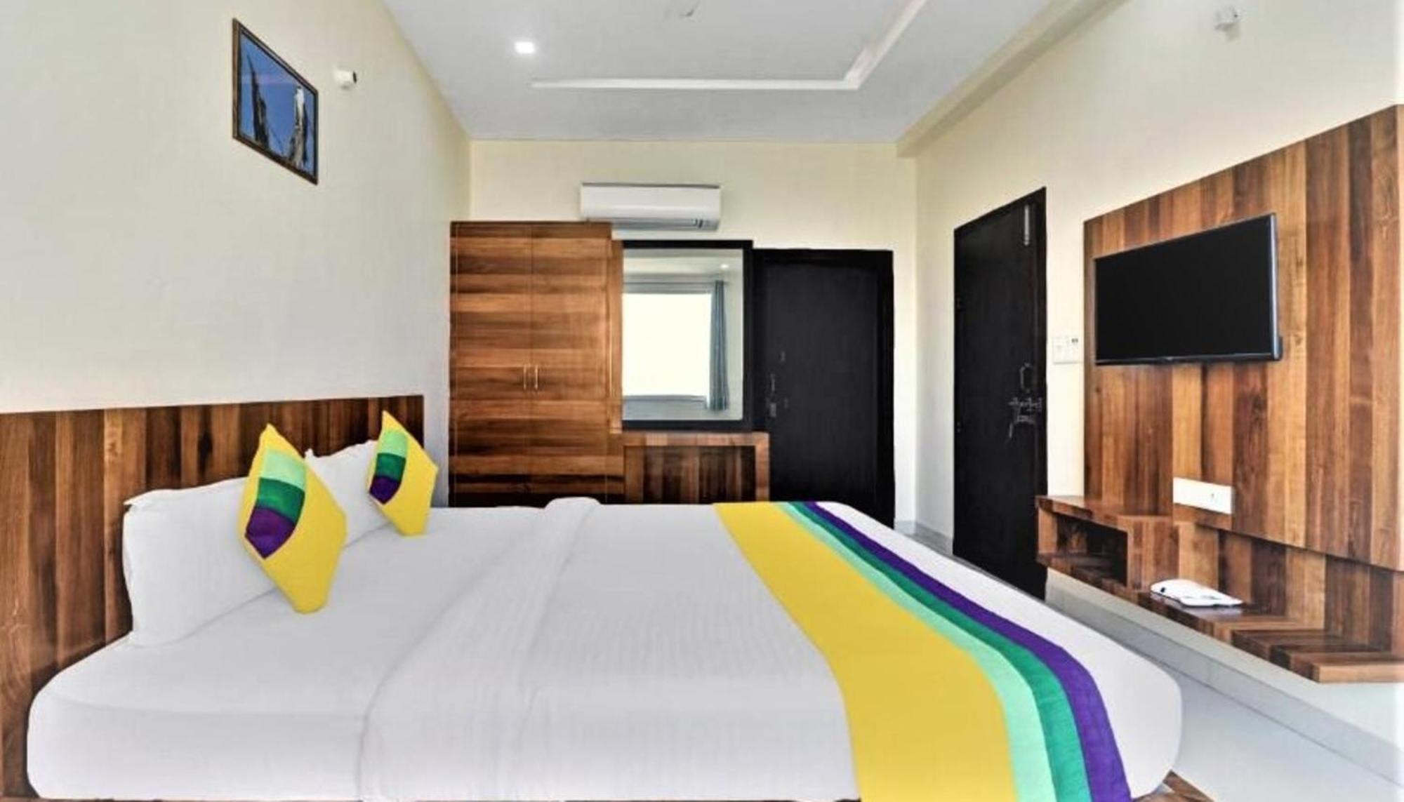 Hotel Ravi Residency بهاراتبور المظهر الخارجي الصورة