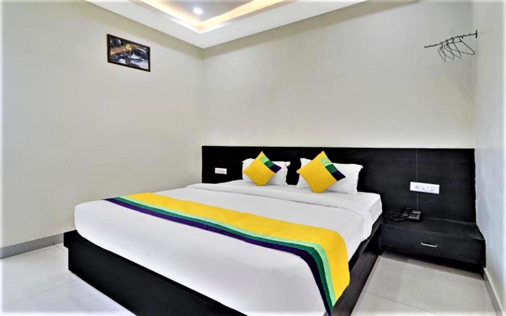 Hotel Ravi Residency بهاراتبور المظهر الخارجي الصورة